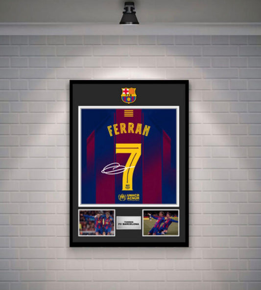 F. Torres Signed Barcelona Shirt (Poster)